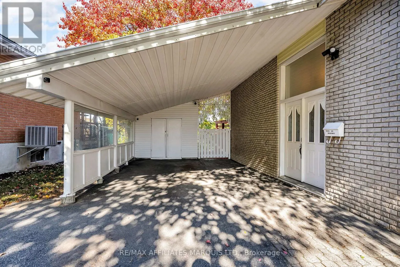 220 15TH STREET W