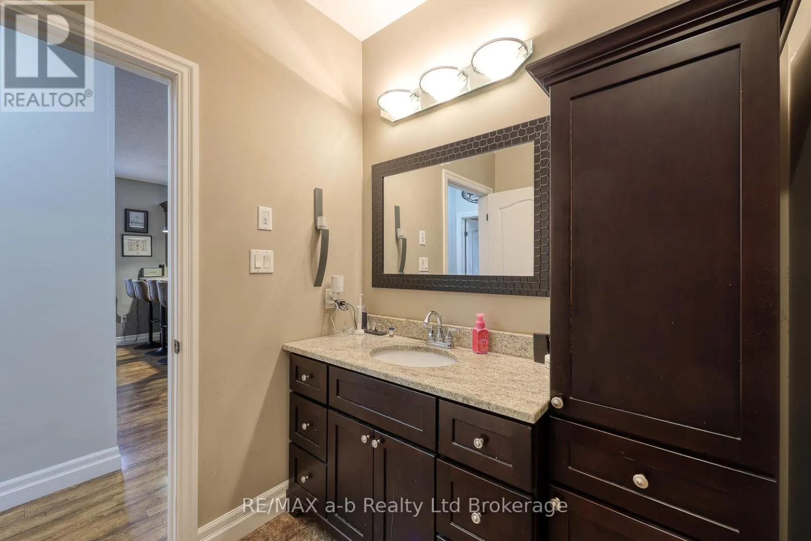 111 KING STREET EAST, UNIT 22 STREET