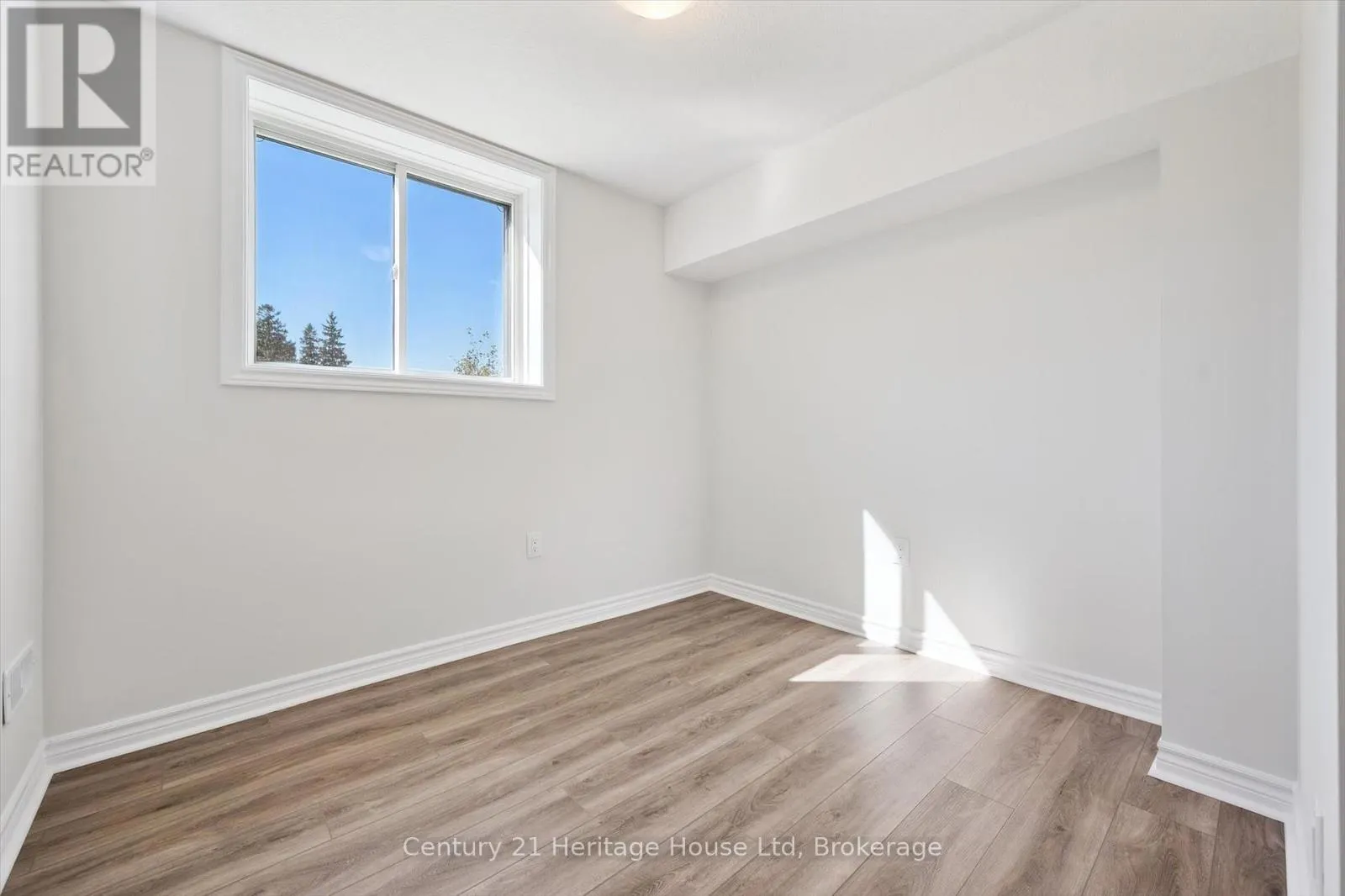 5 - 465 GARAFRAXA STREET W, #5