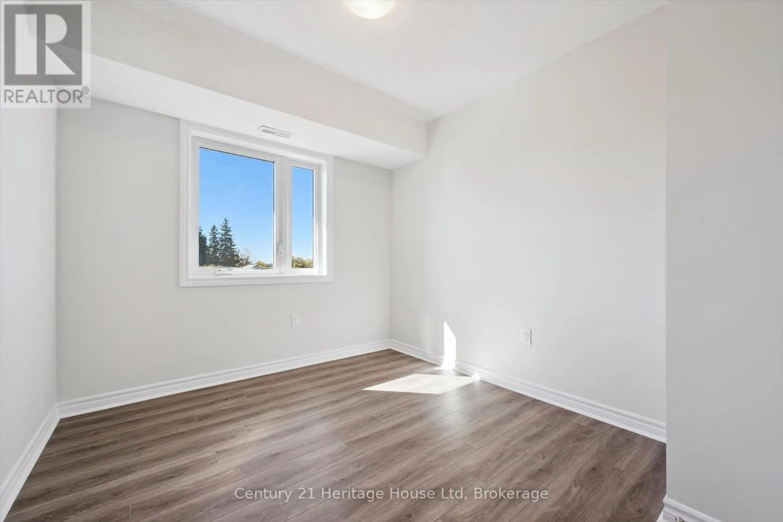 5 - 465 GARAFRAXA STREET W, #5