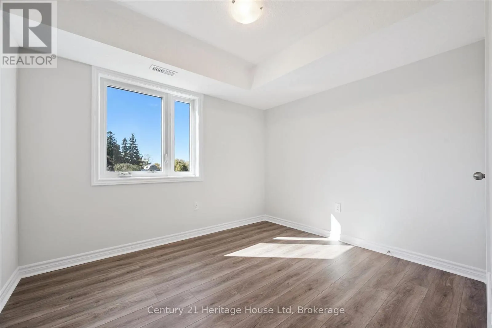 5 - 465 GARAFRAXA STREET W, #5