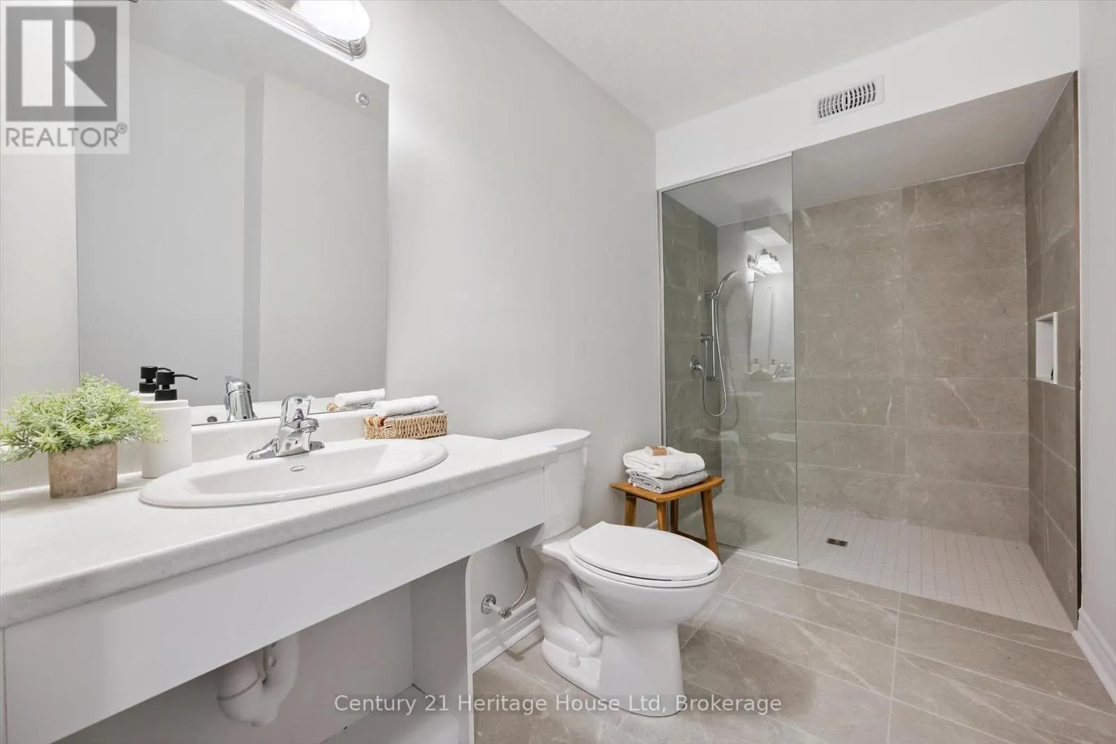5 - 465 GARAFRAXA STREET W, #5