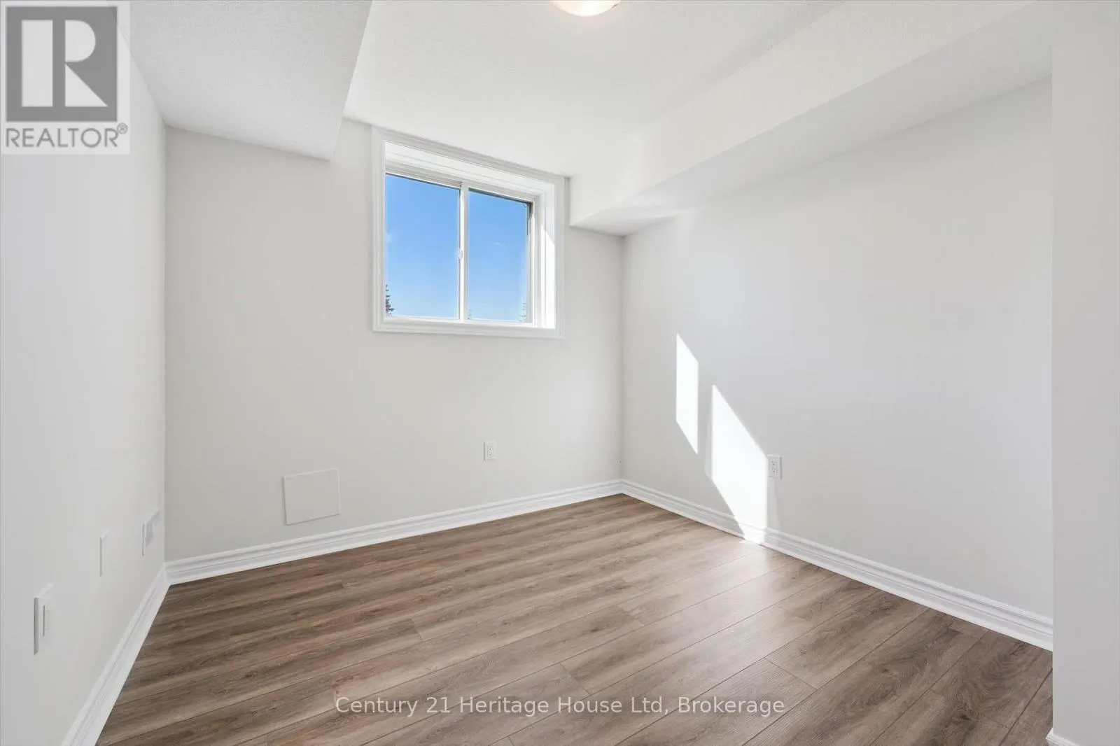 5 - 465 GARAFRAXA STREET W, #5