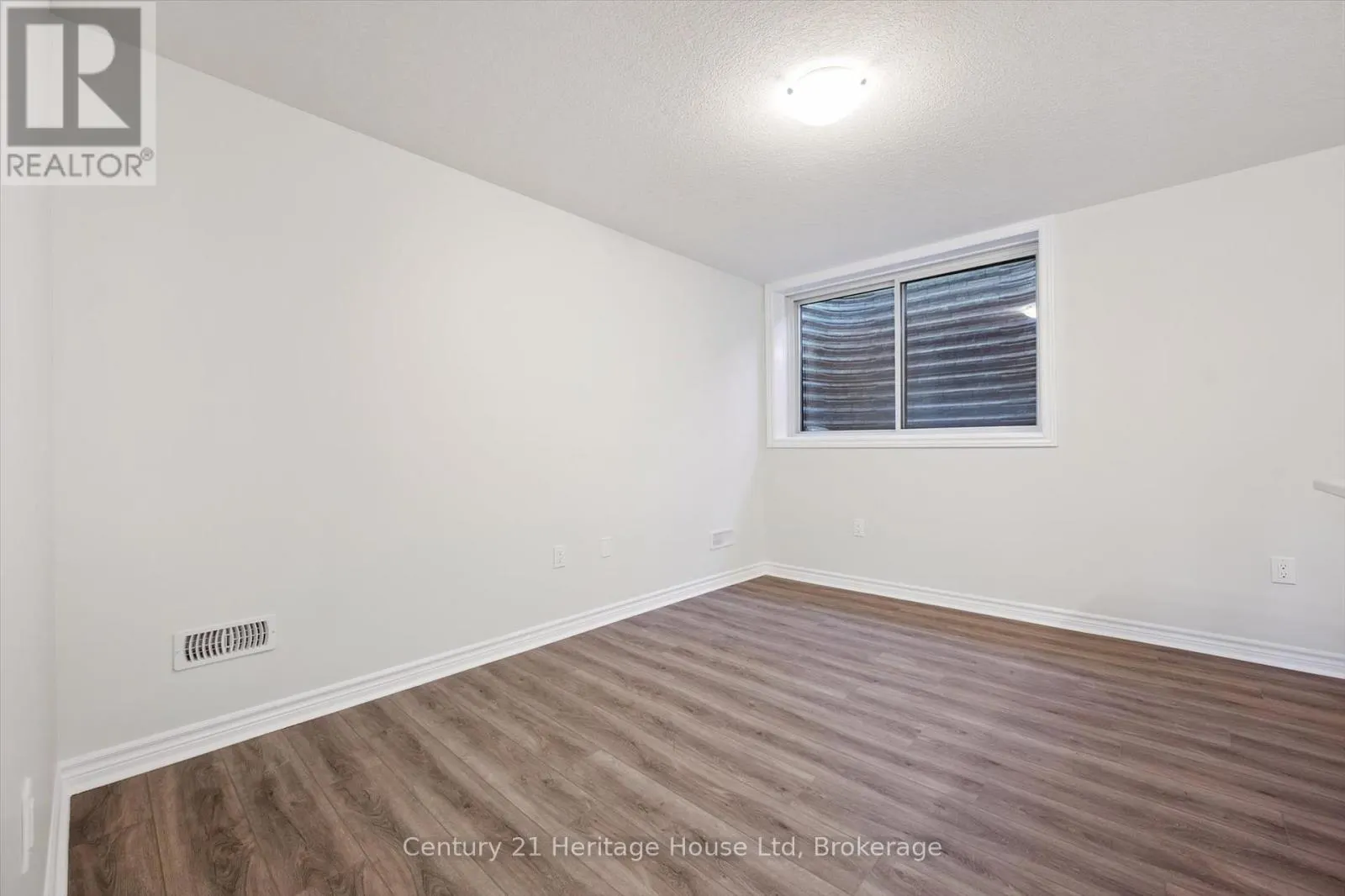 5 - 465 GARAFRAXA STREET W, #5