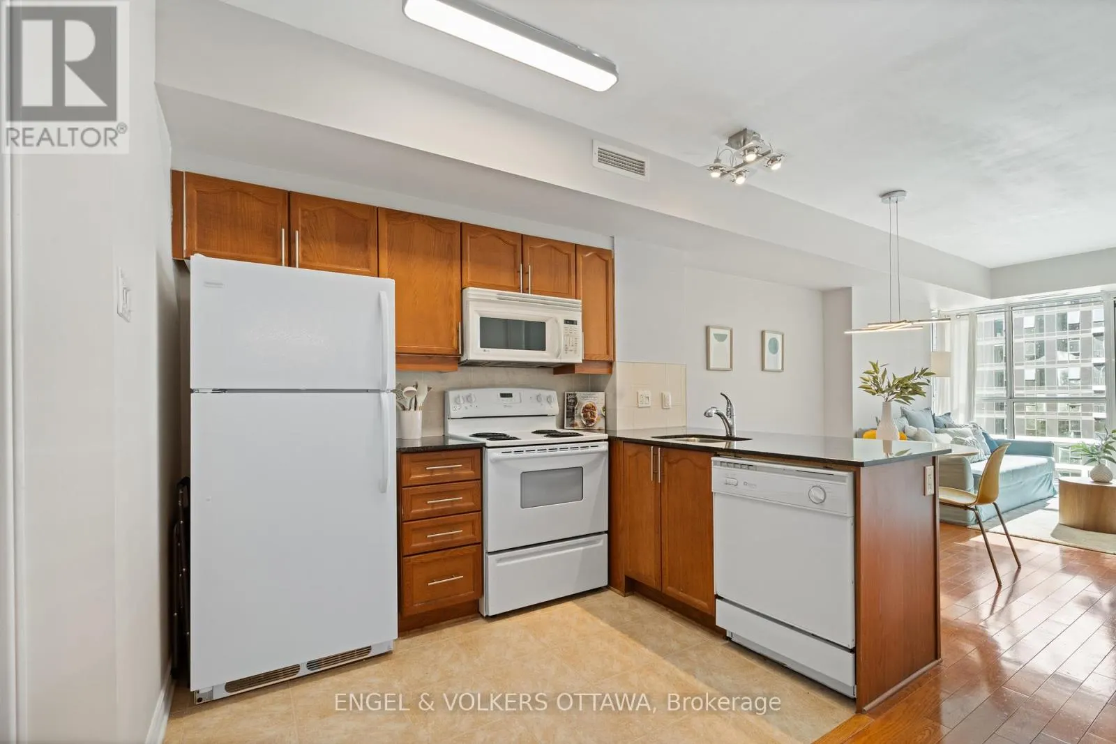 1403 - 445 LAURIER AVENUE W