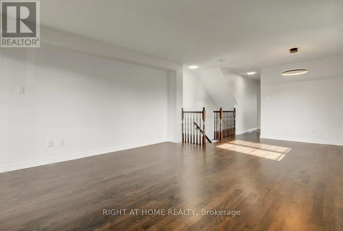 739 LAKERIDGE DRIVE