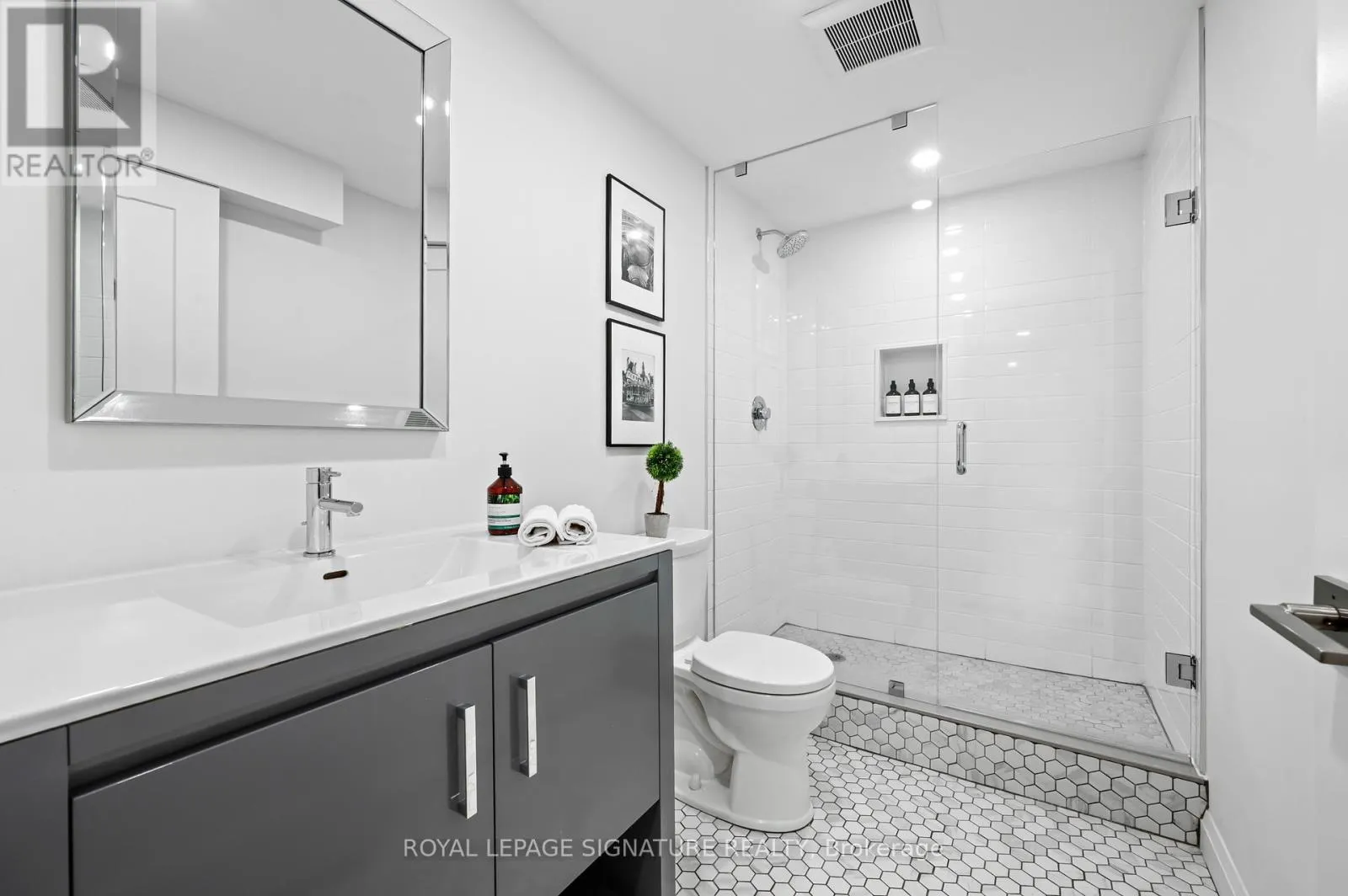 22 - 35 MIDHURST HEIGHTS