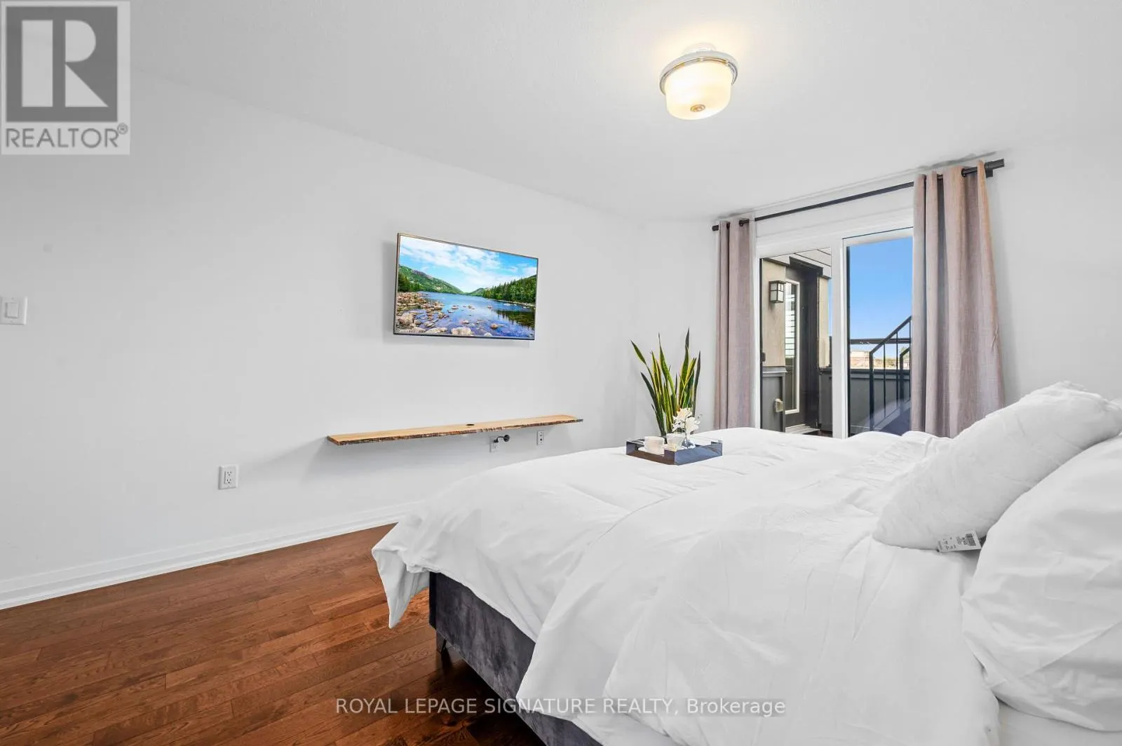 22 - 35 MIDHURST HEIGHTS