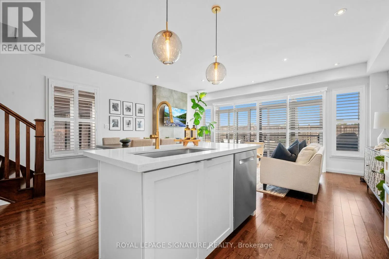 22 - 35 MIDHURST HEIGHTS