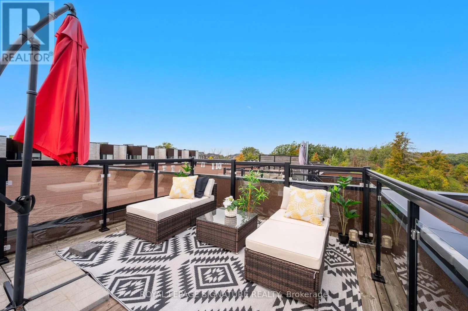 22 - 35 MIDHURST HEIGHTS