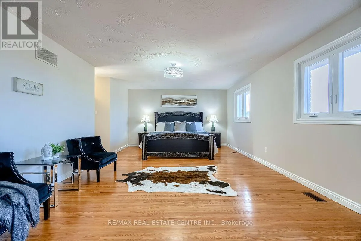 16 VOGUE COURT