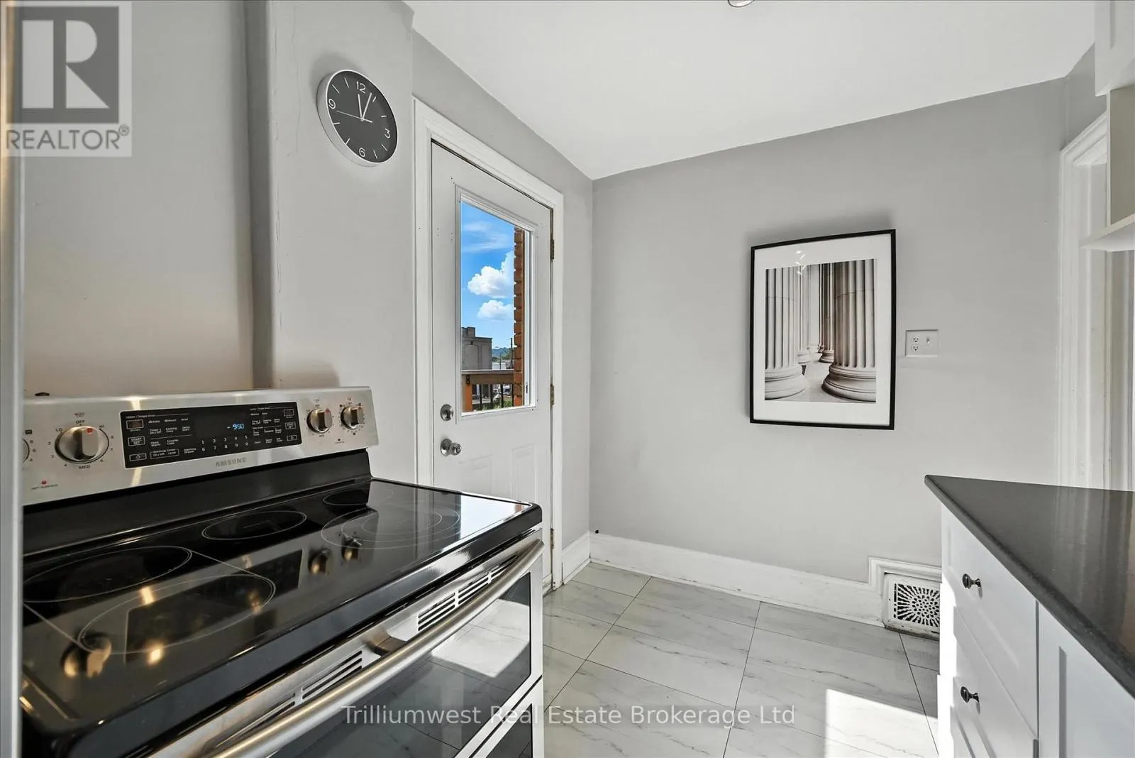 4 MADISON AVENUE