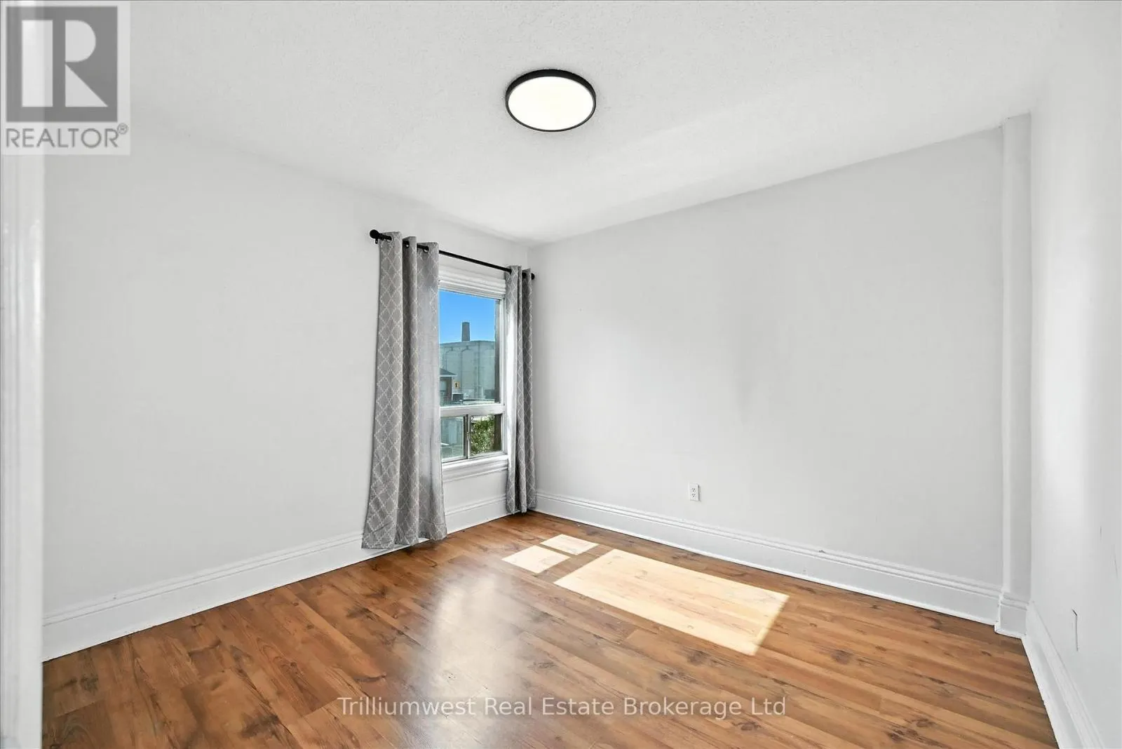 4 MADISON AVENUE