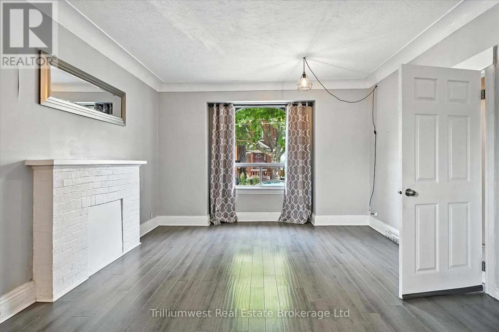 4 MADISON AVENUE