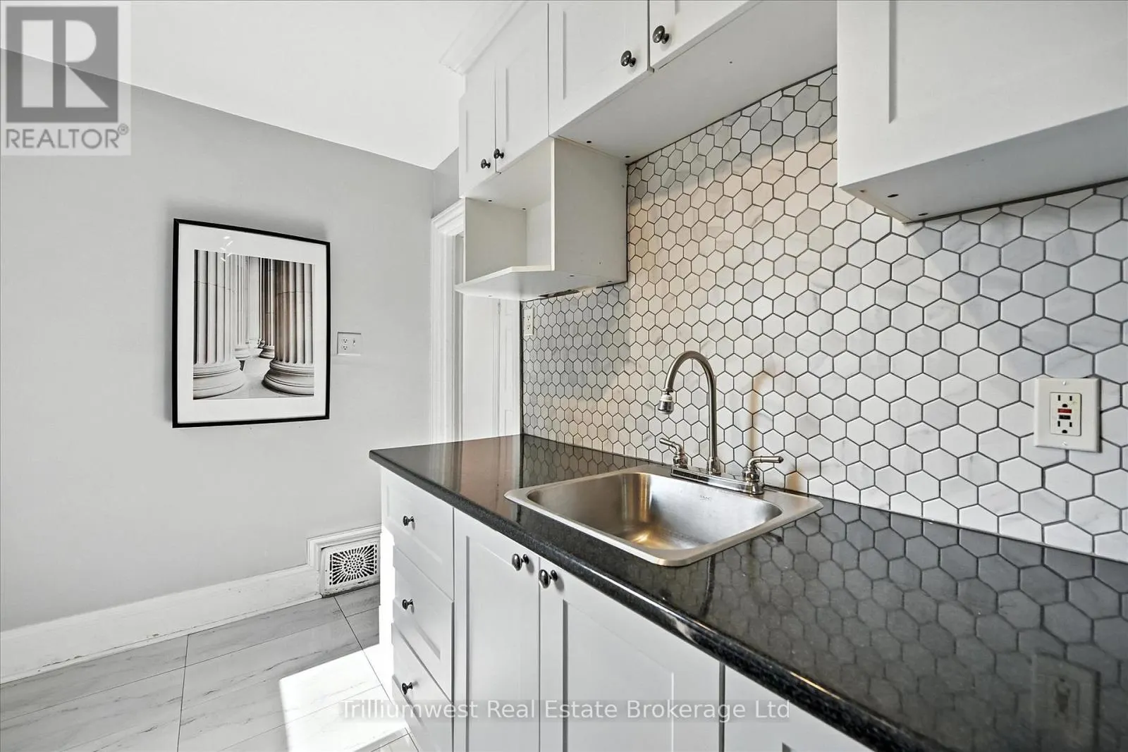 4 MADISON AVENUE