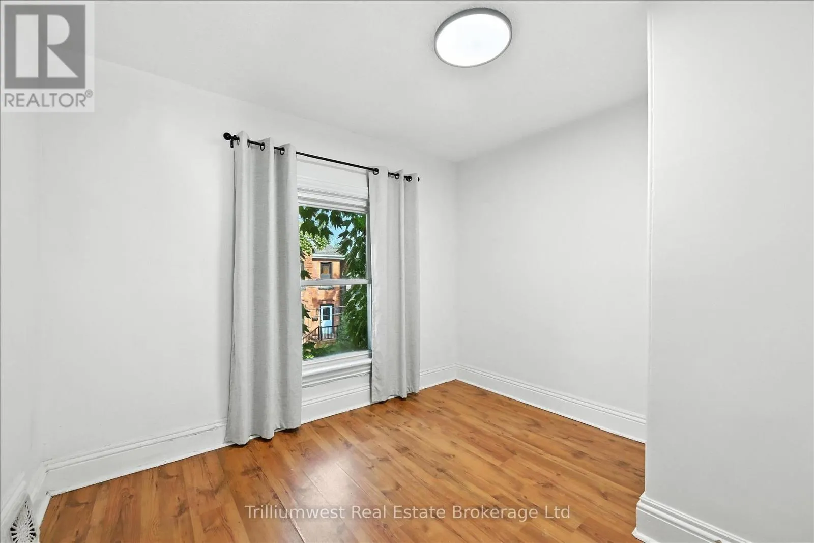 4 MADISON AVENUE