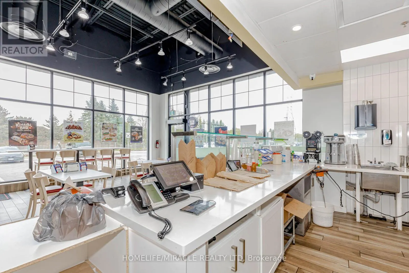 #4 - 263 NORTHFIELD DRIVE E