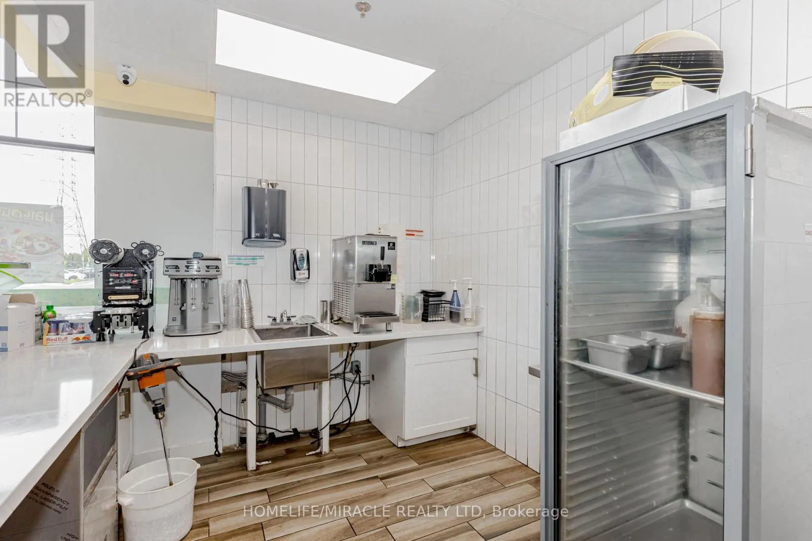 #4 - 263 NORTHFIELD DRIVE E