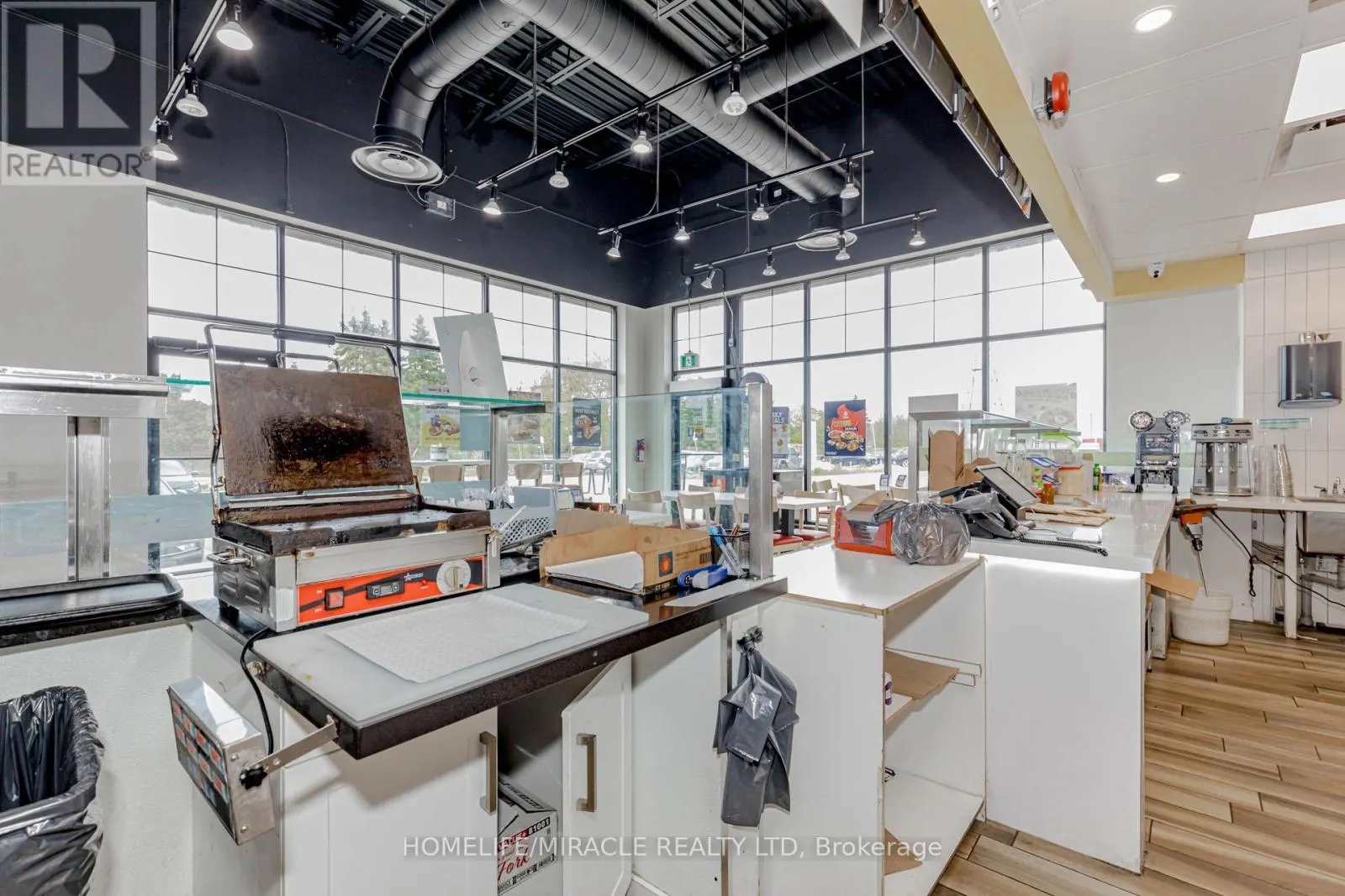 #4 - 263 NORTHFIELD DRIVE E