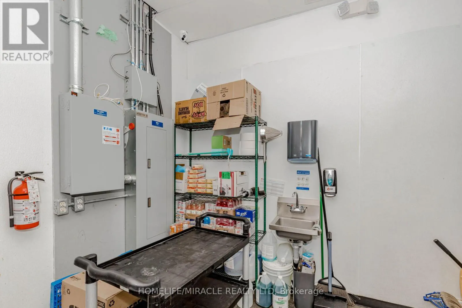 #4 - 263 NORTHFIELD DRIVE E