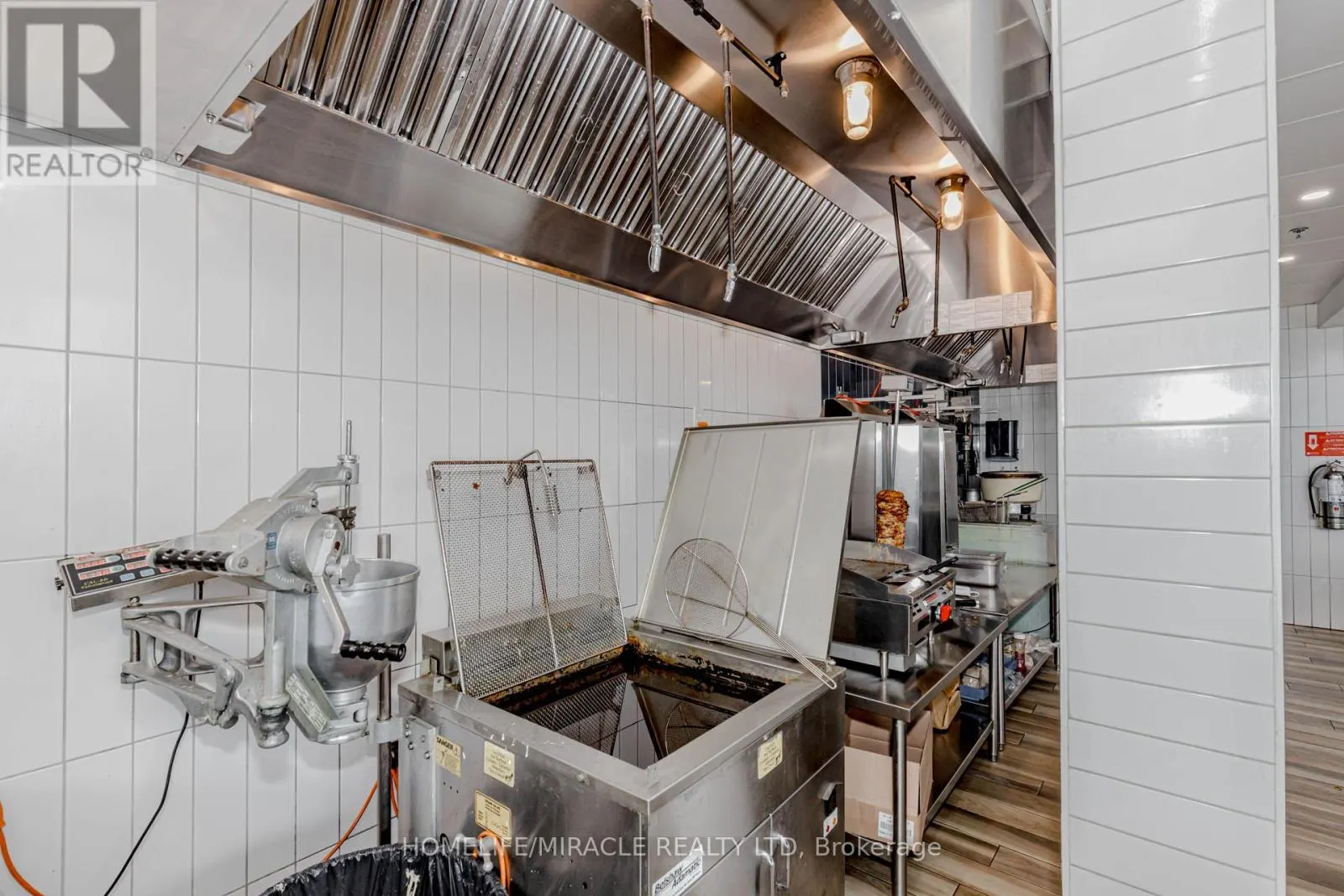 #4 - 263 NORTHFIELD DRIVE E
