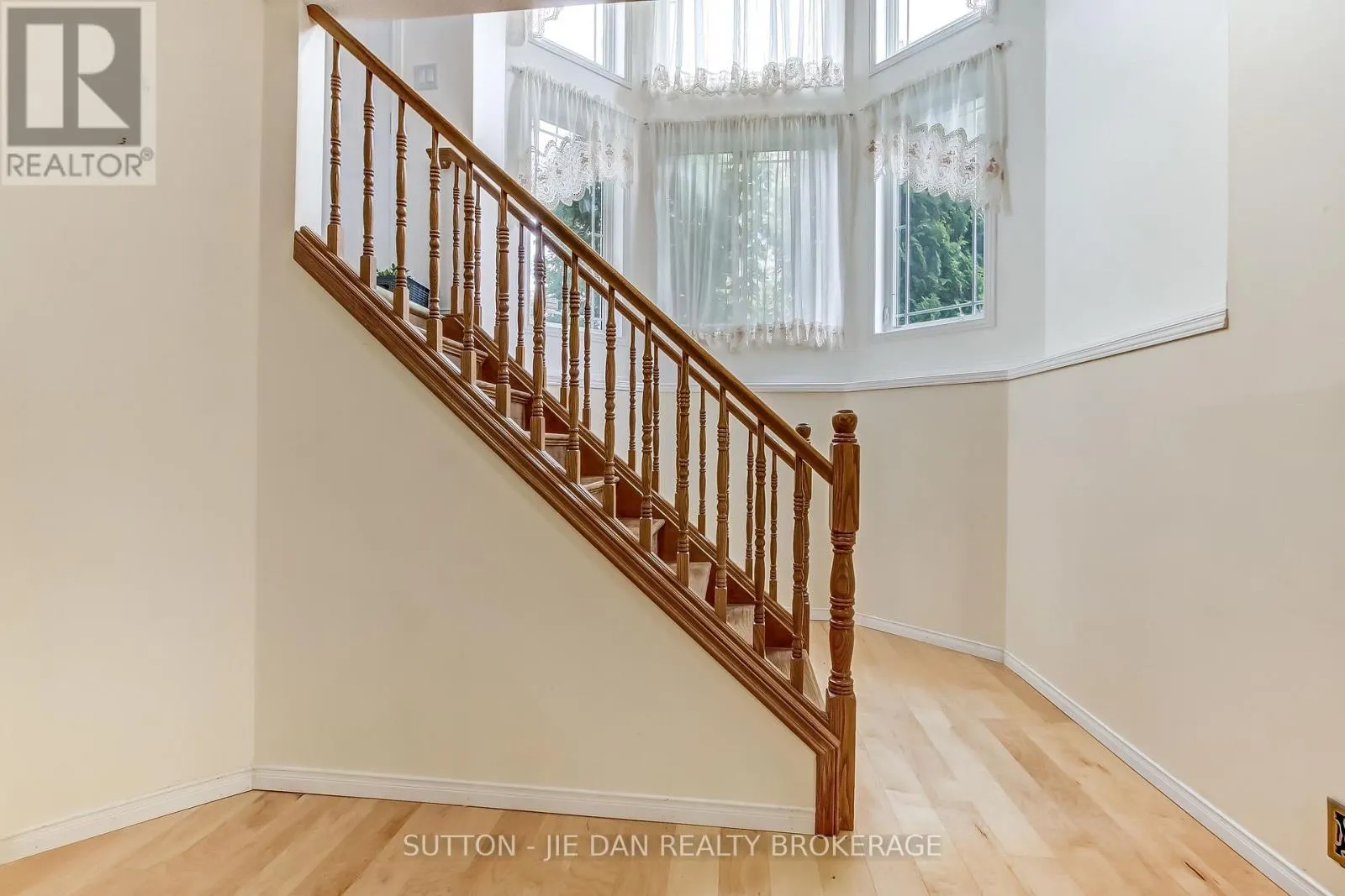 26 STONEYCREEK PLACE