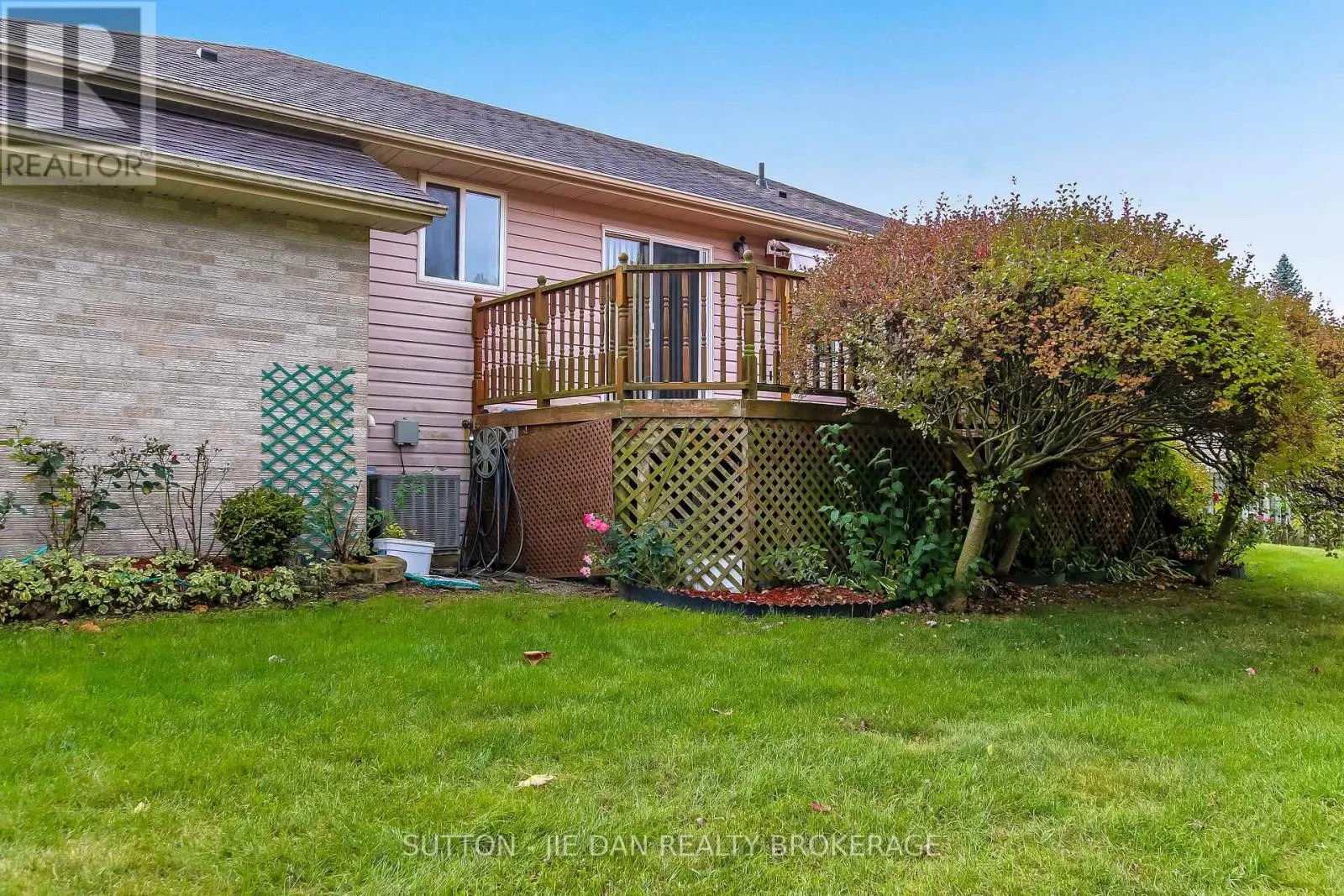 26 STONEYCREEK PLACE