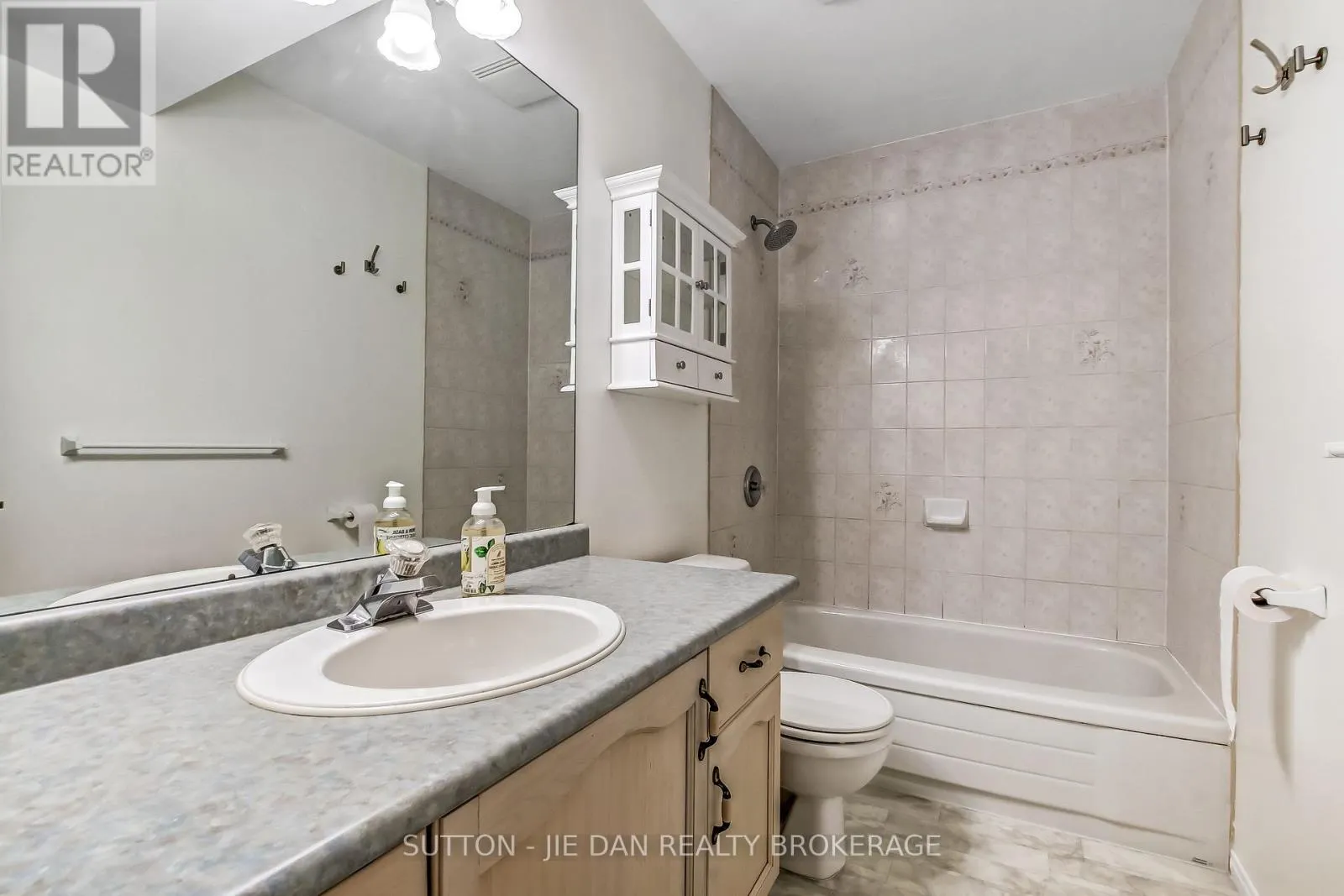 26 STONEYCREEK PLACE