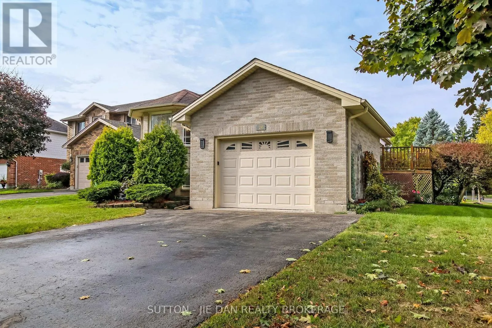 26 STONEYCREEK PLACE