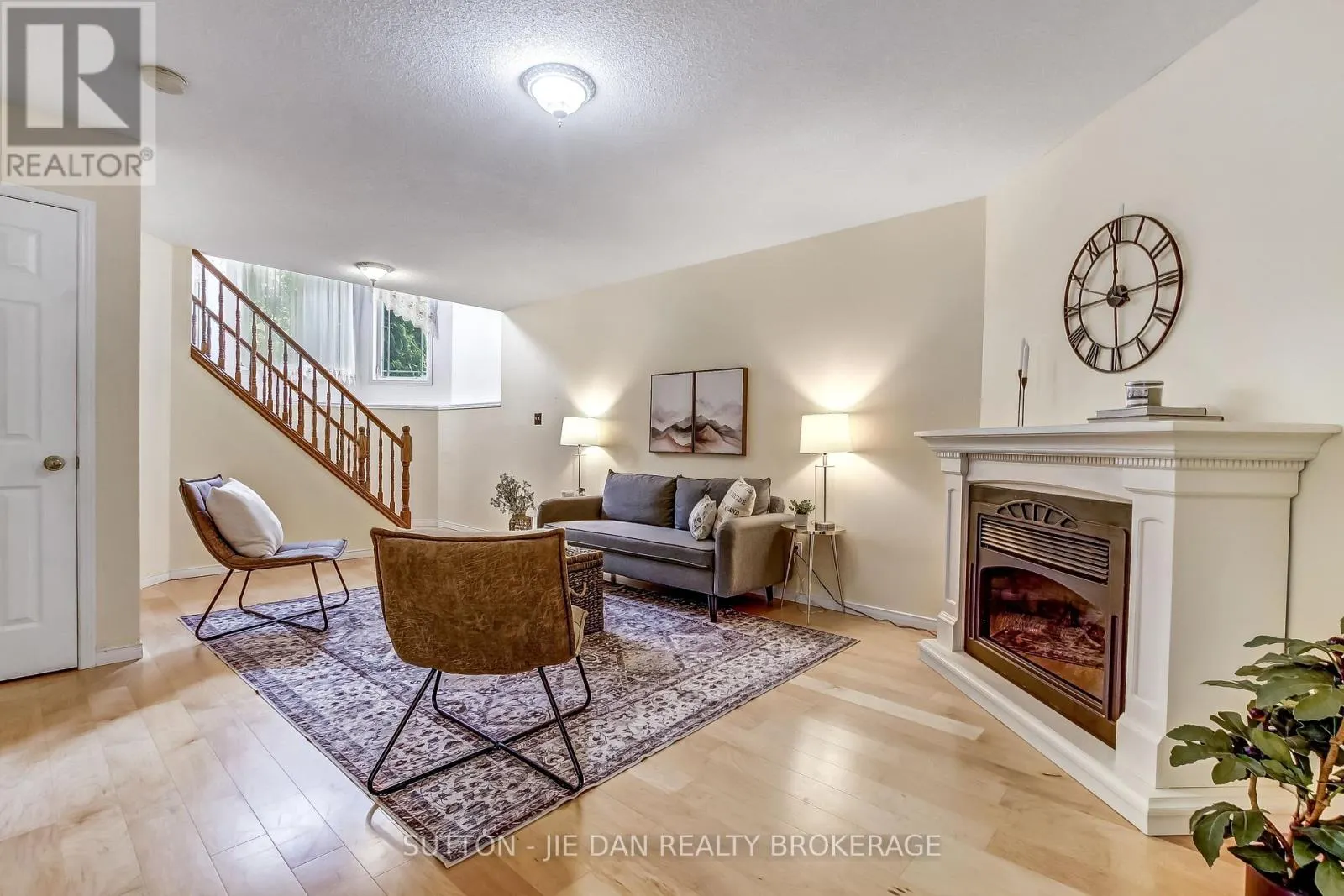 26 STONEYCREEK PLACE