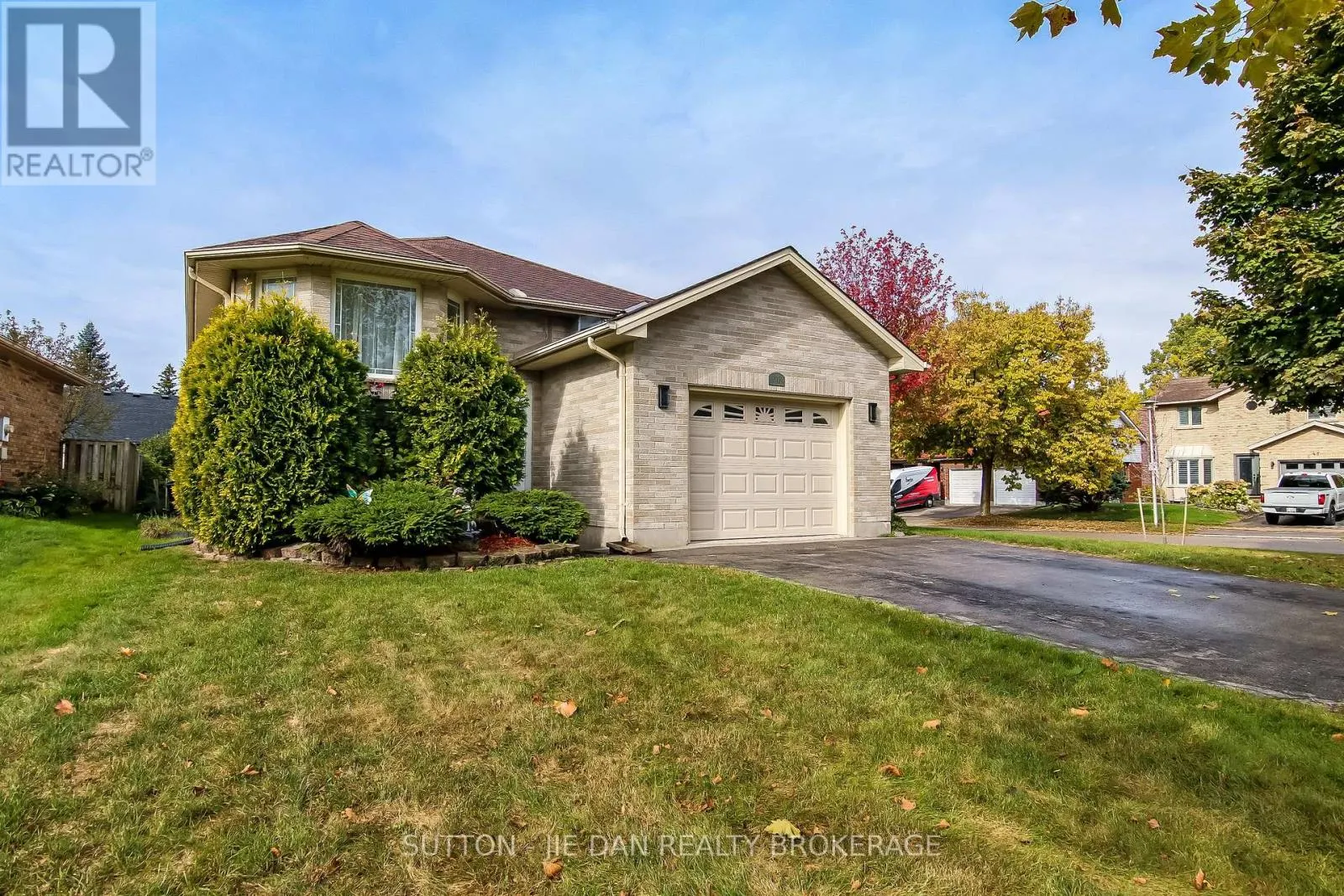 26 STONEYCREEK PLACE