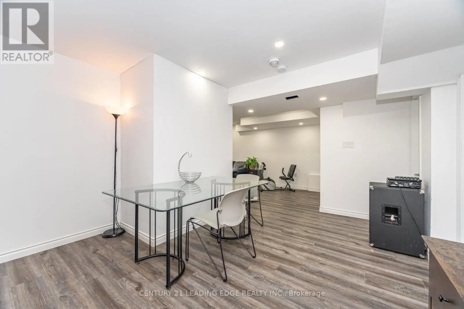 301 RIDLEY CRESCENT