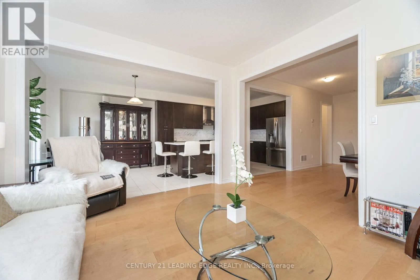 301 RIDLEY CRESCENT