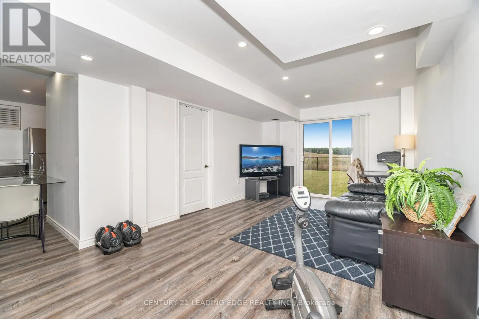 301 RIDLEY CRESCENT