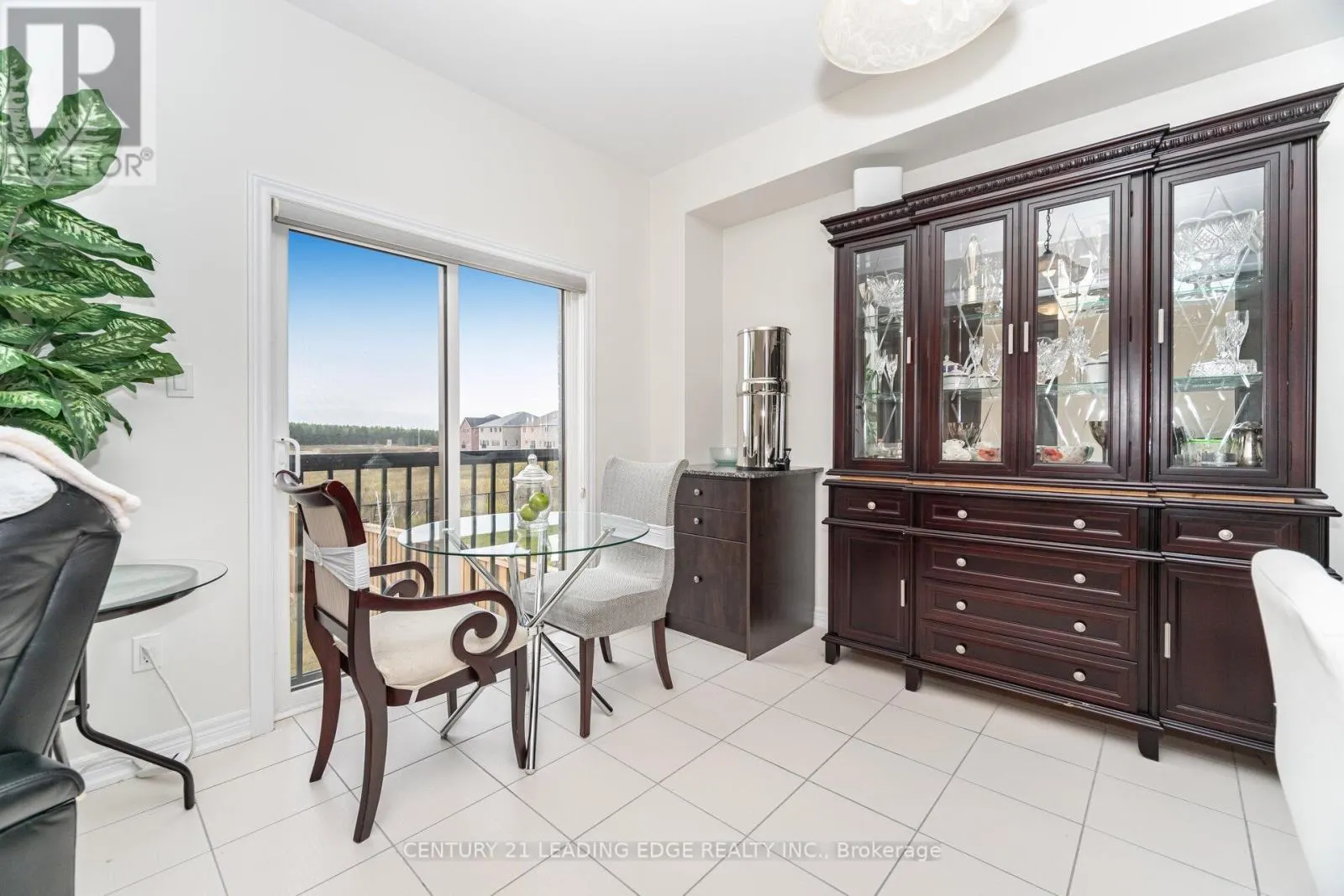 301 RIDLEY CRESCENT