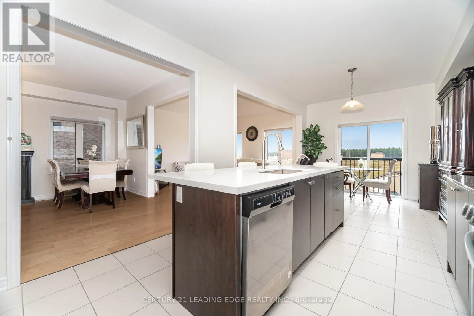 301 RIDLEY CRESCENT