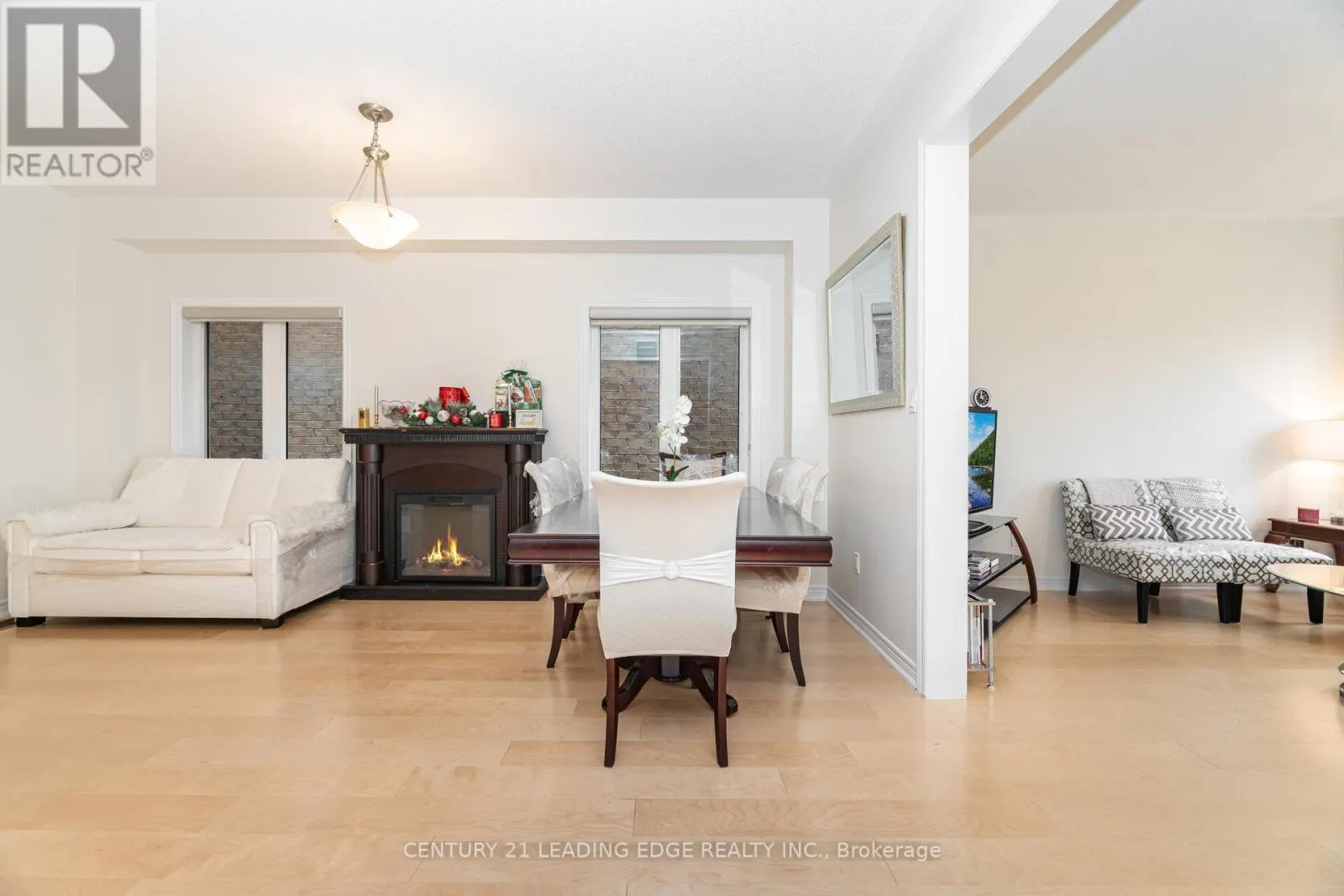 301 RIDLEY CRESCENT