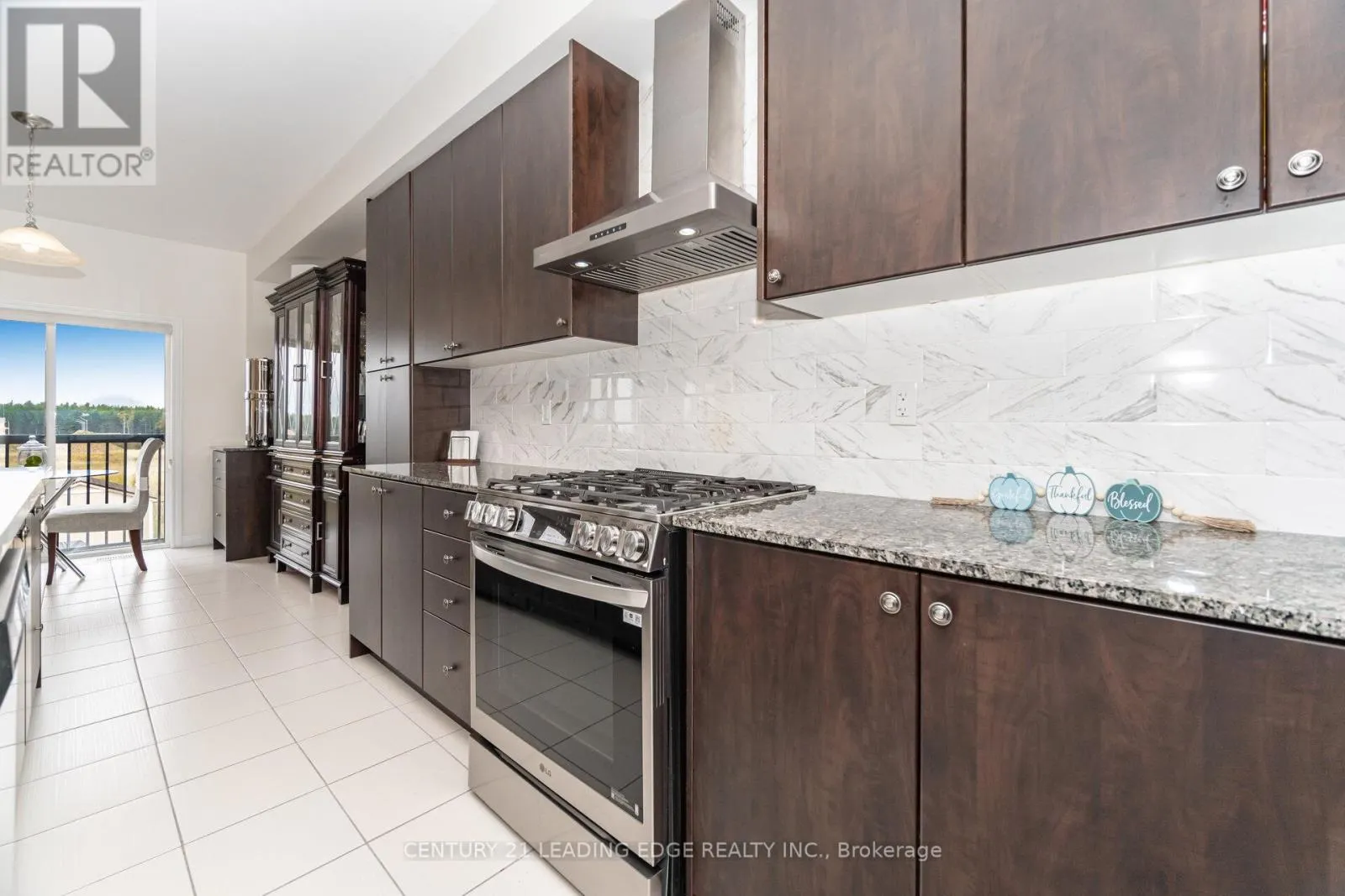 301 RIDLEY CRESCENT