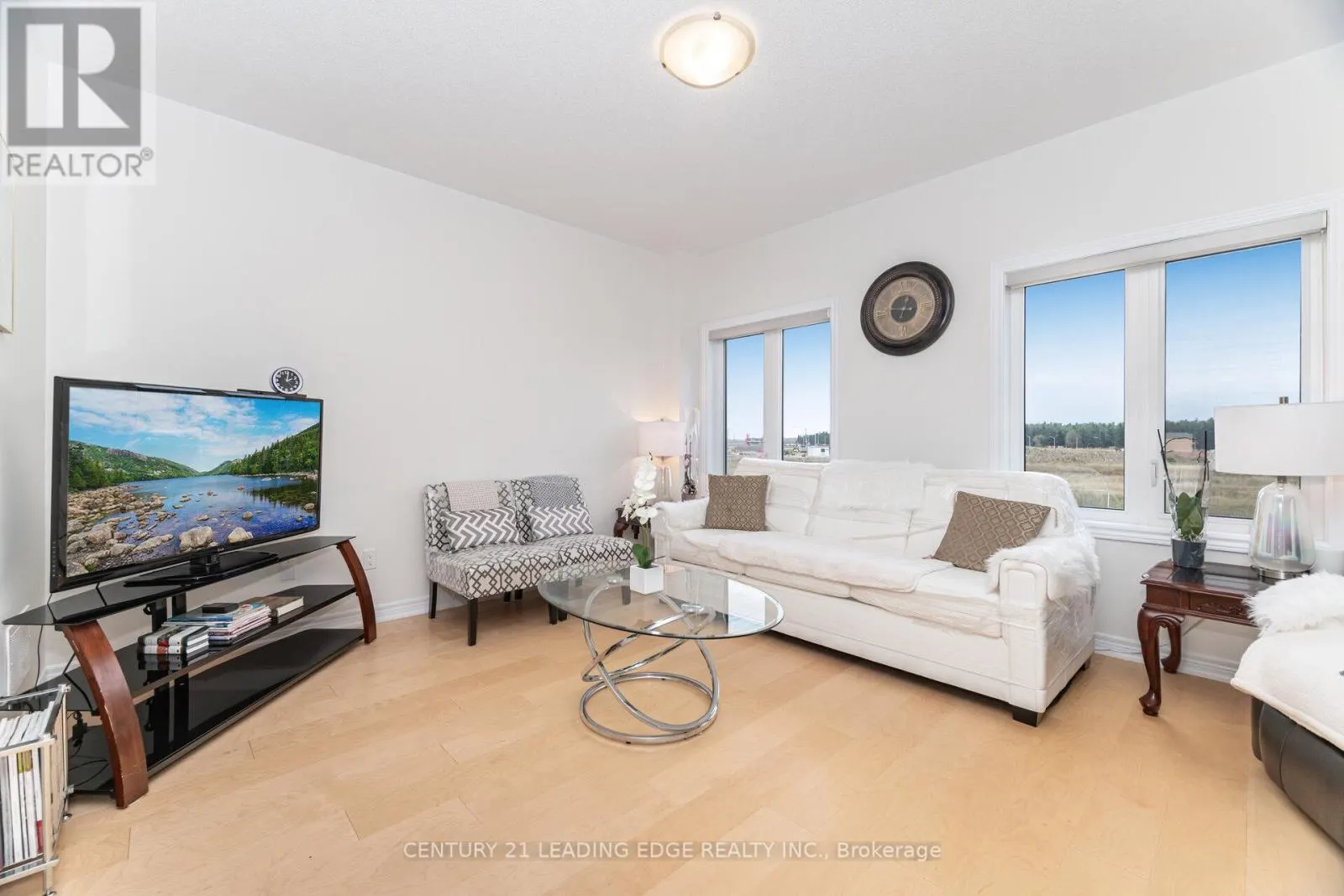 301 RIDLEY CRESCENT