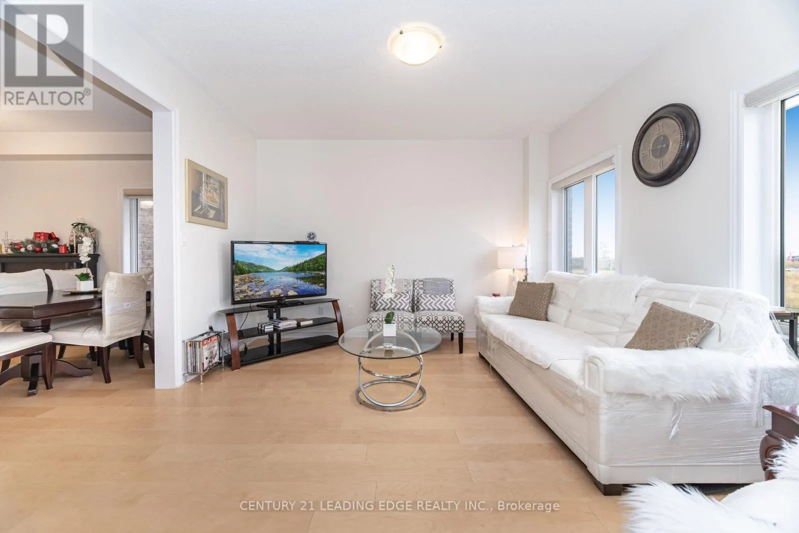 301 RIDLEY CRESCENT