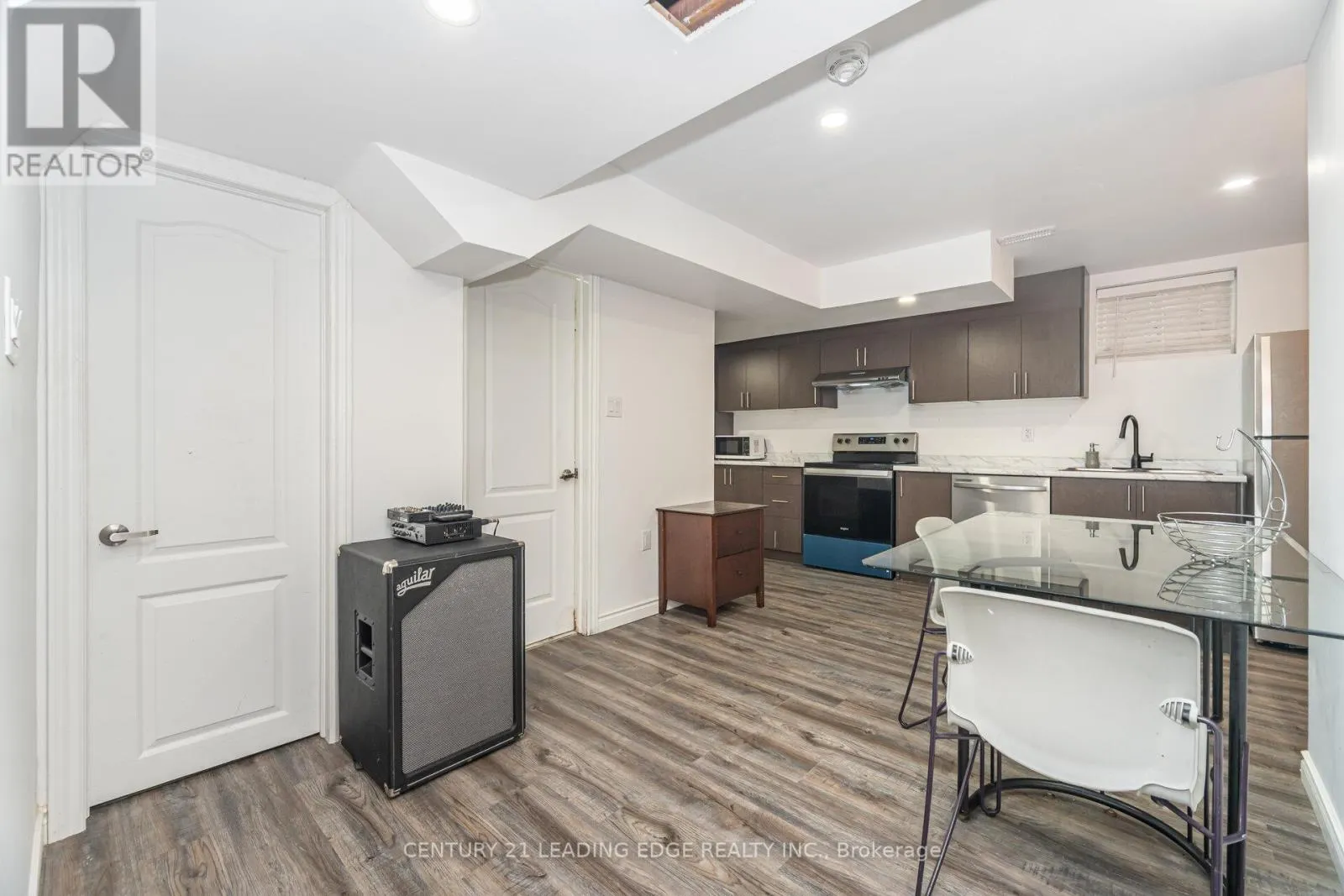 301 RIDLEY CRESCENT