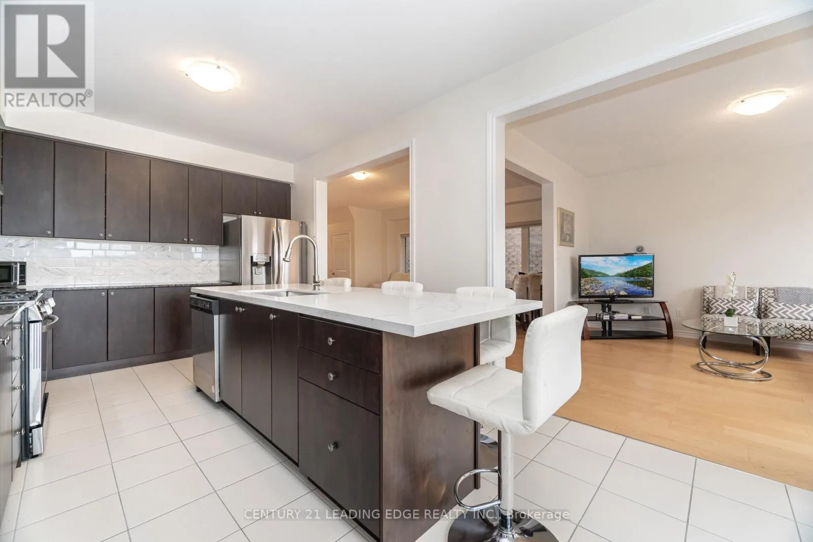 301 RIDLEY CRESCENT