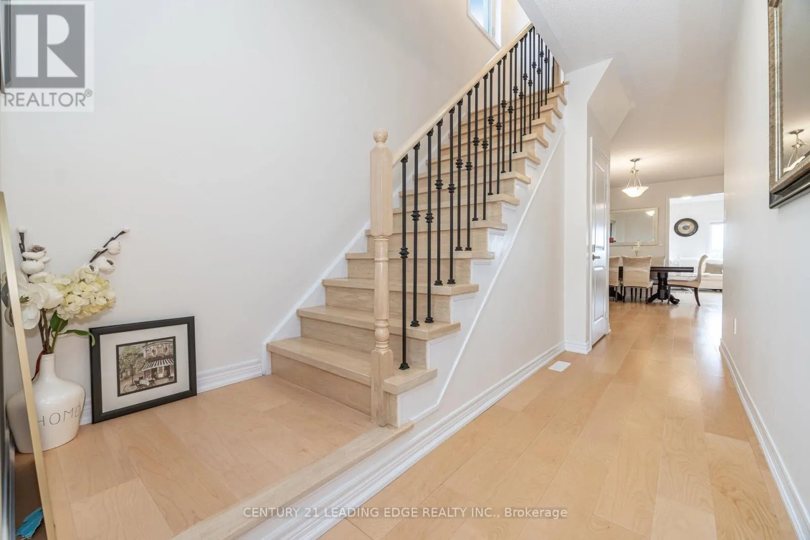 301 RIDLEY CRESCENT
