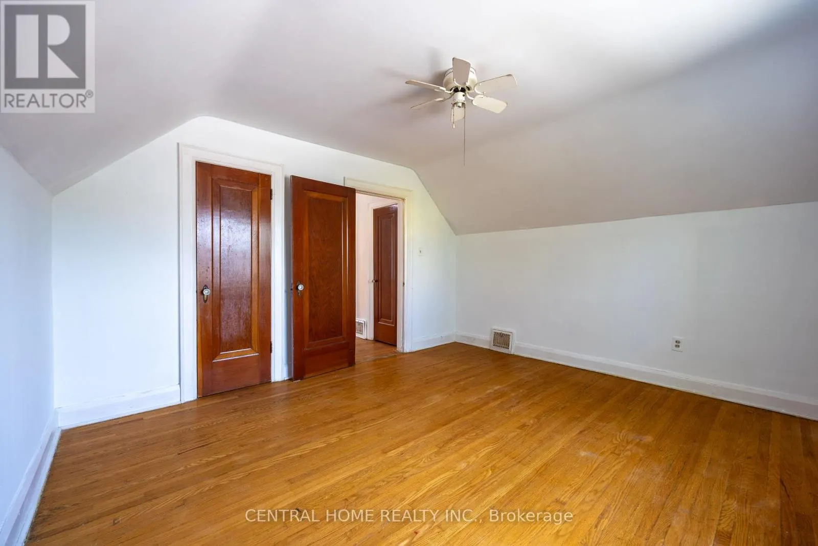 MAIN - 1650 KING STREET E