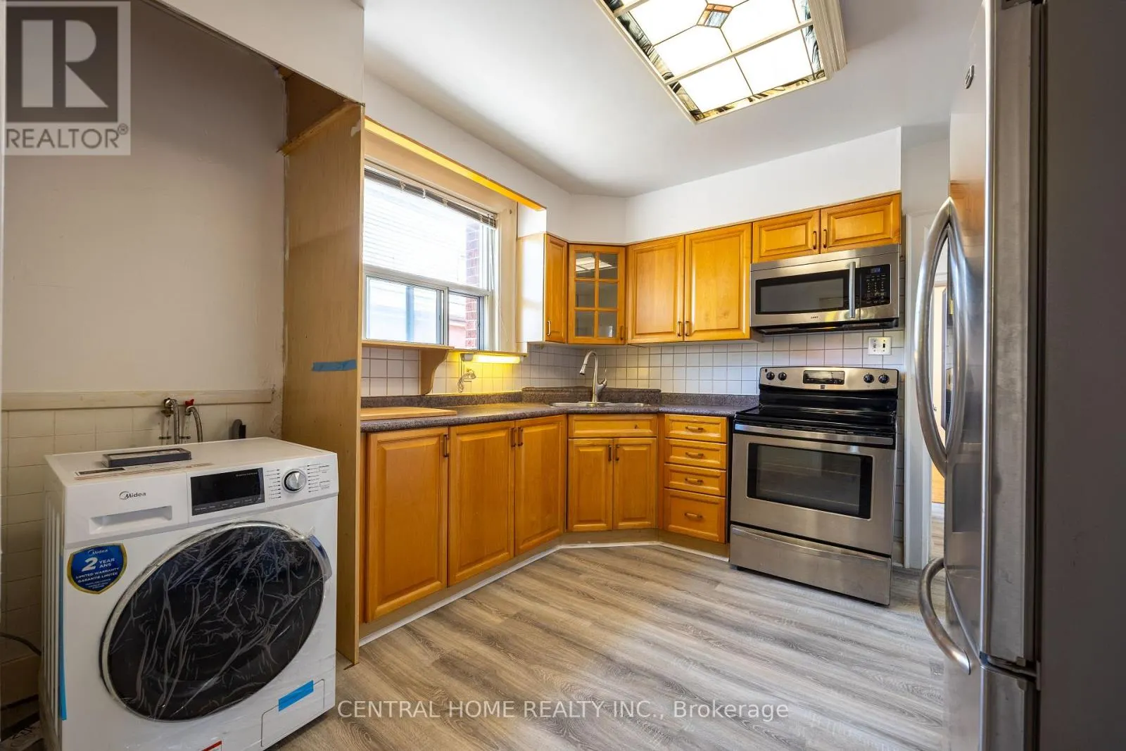 MAIN - 1650 KING STREET E