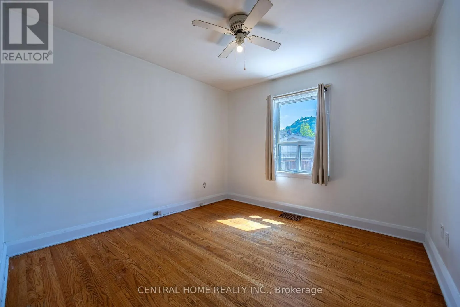 MAIN - 1650 KING STREET E