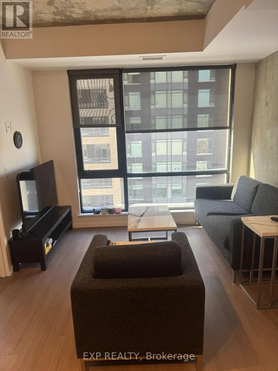 1102 - 105 CHAMPAGNE AVENUE