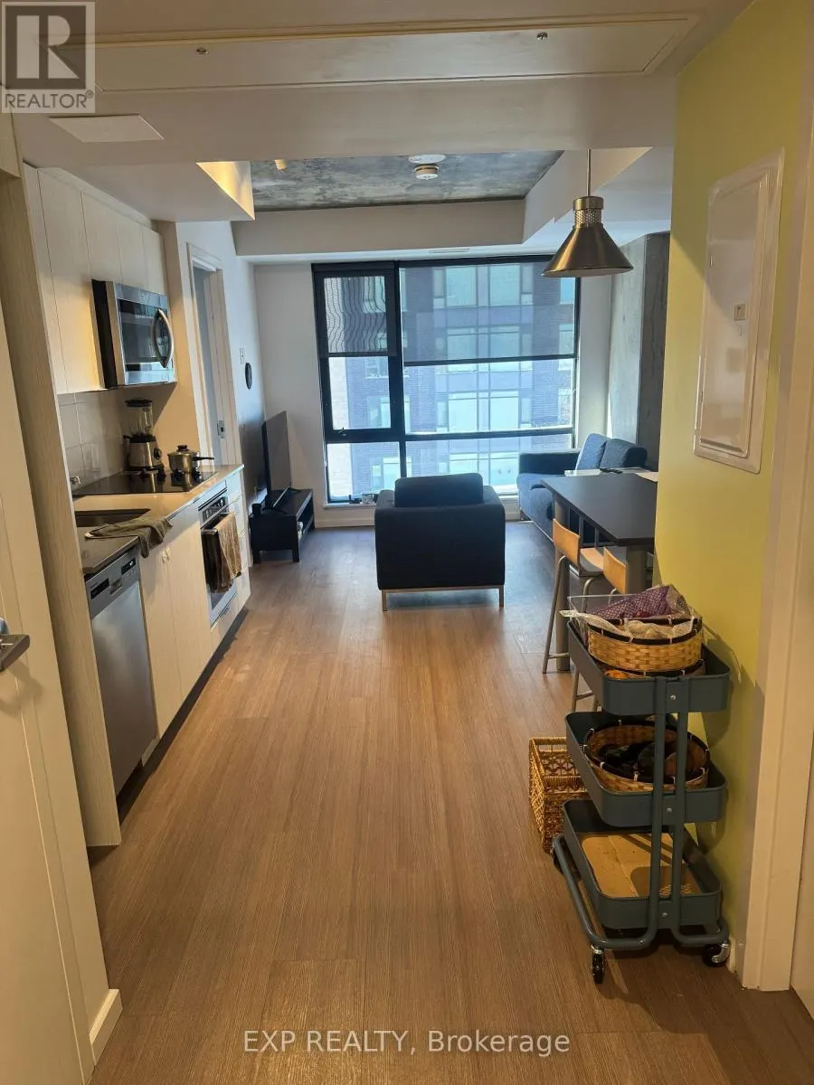 1102 - 105 CHAMPAGNE AVENUE