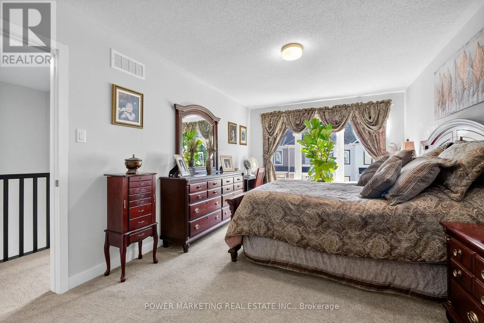 715 HYDRUS PRIVATE