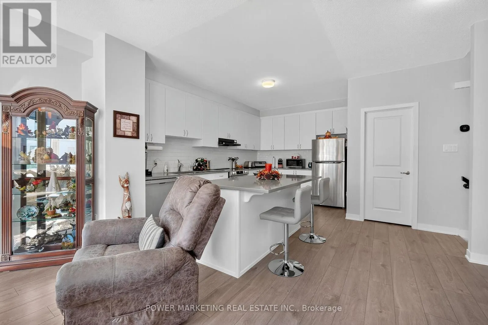 715 HYDRUS PRIVATE